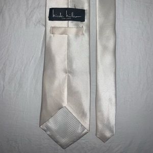 Nicole Miller me silk tie